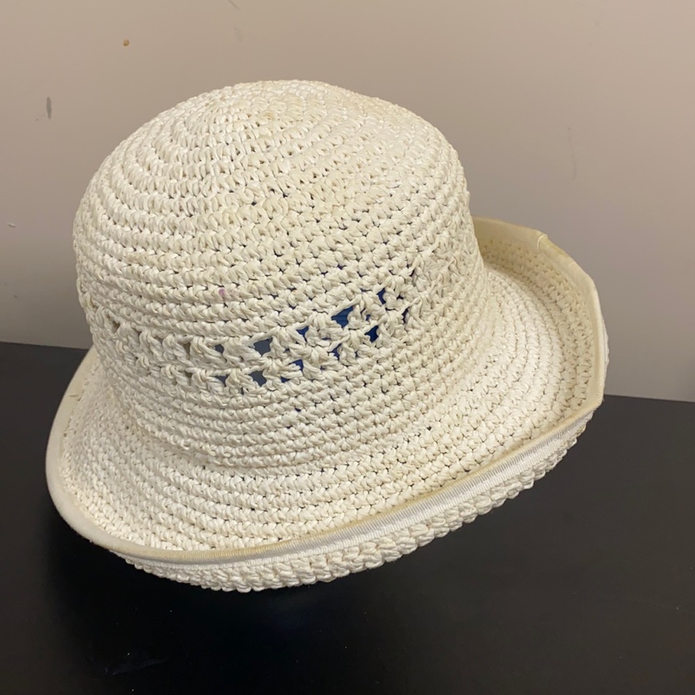 Emanuel Geraldo straw hat